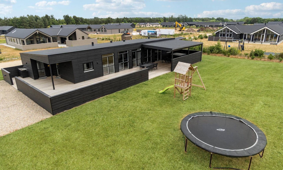 Houstrup House | Nice home in Nørre Nebel with kitchen