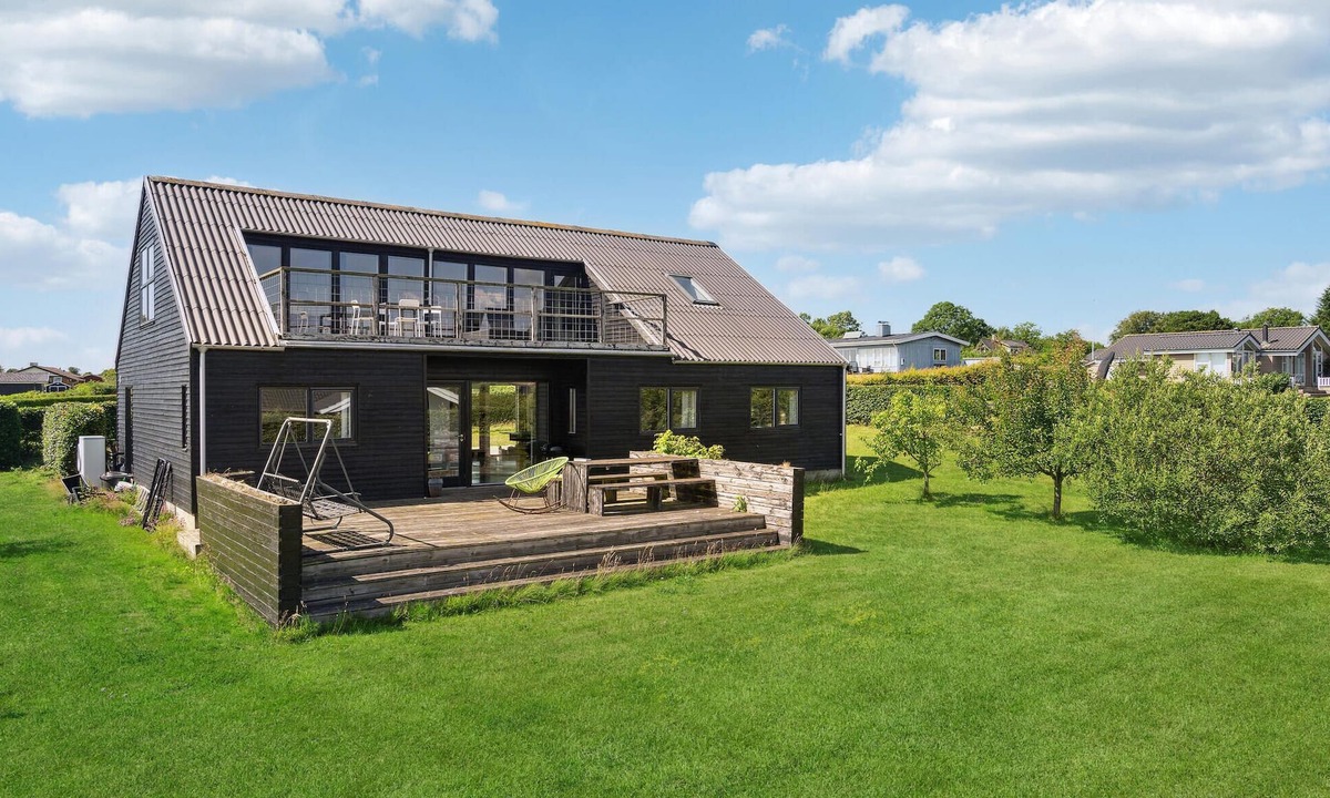 Ronbjerg House | Nice home in øster assels with WiFi