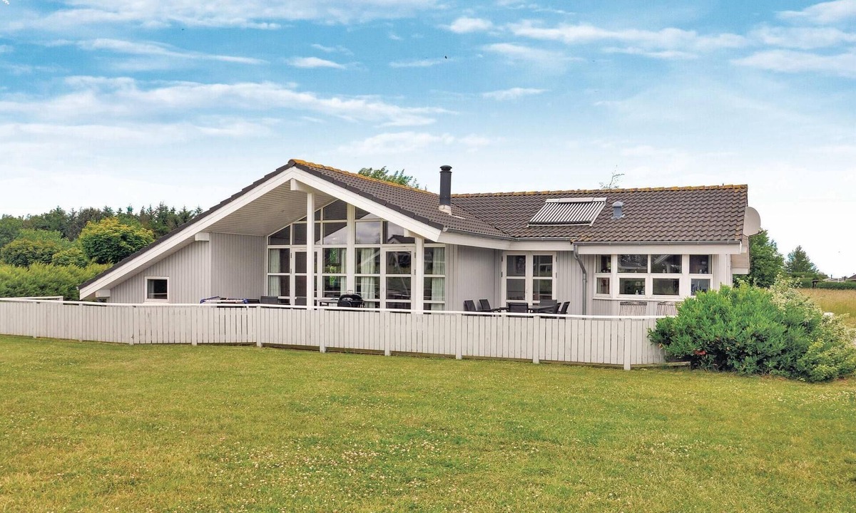 Hasmark Strand House | Nice home in Otterup with sauna