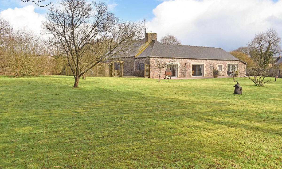 Plehedel House | Nice home in Pléhédel