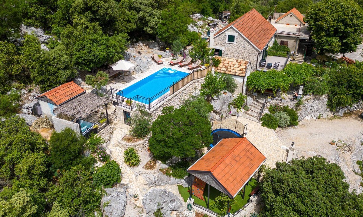 Ploce House | Nice home in Ploce with sauna