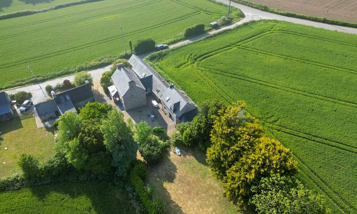 Plouguerneau House | Nice home in Plouguerneau with WiFi