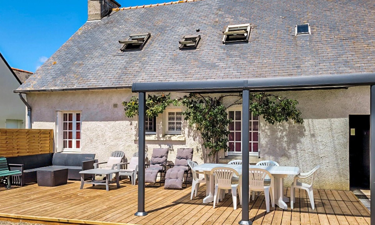 Ploumilliau House | Nice home in Ploumilliau with WiFi
