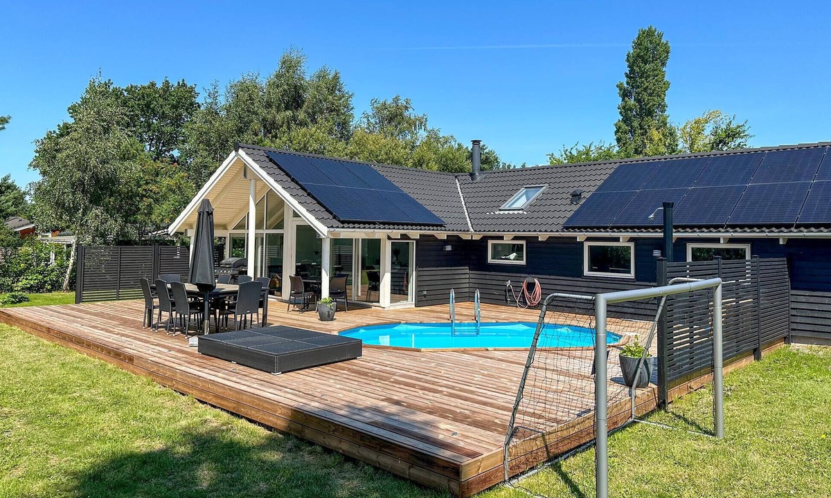 Kramnitse House | Nice home in Rødby with sauna