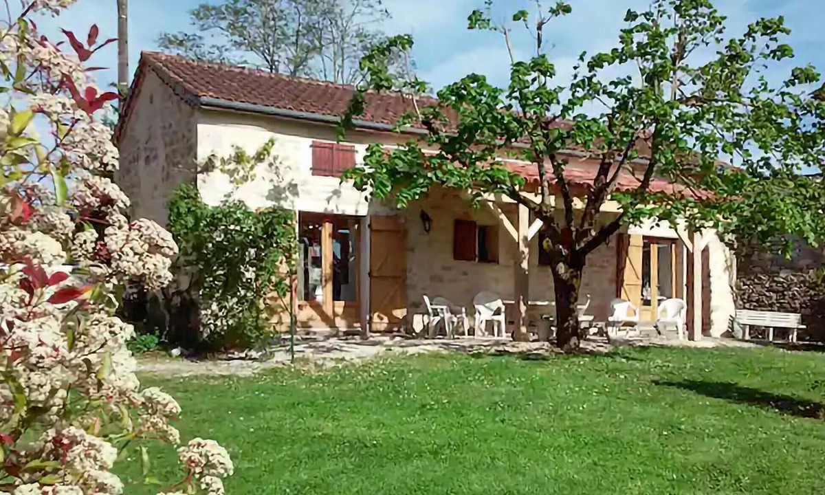 Sauzet House | Nice home in Sauzet with WiFi