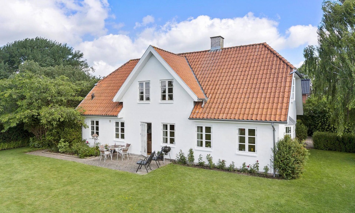 Sønderborg House | Nice home in Sønderborg with kitchen