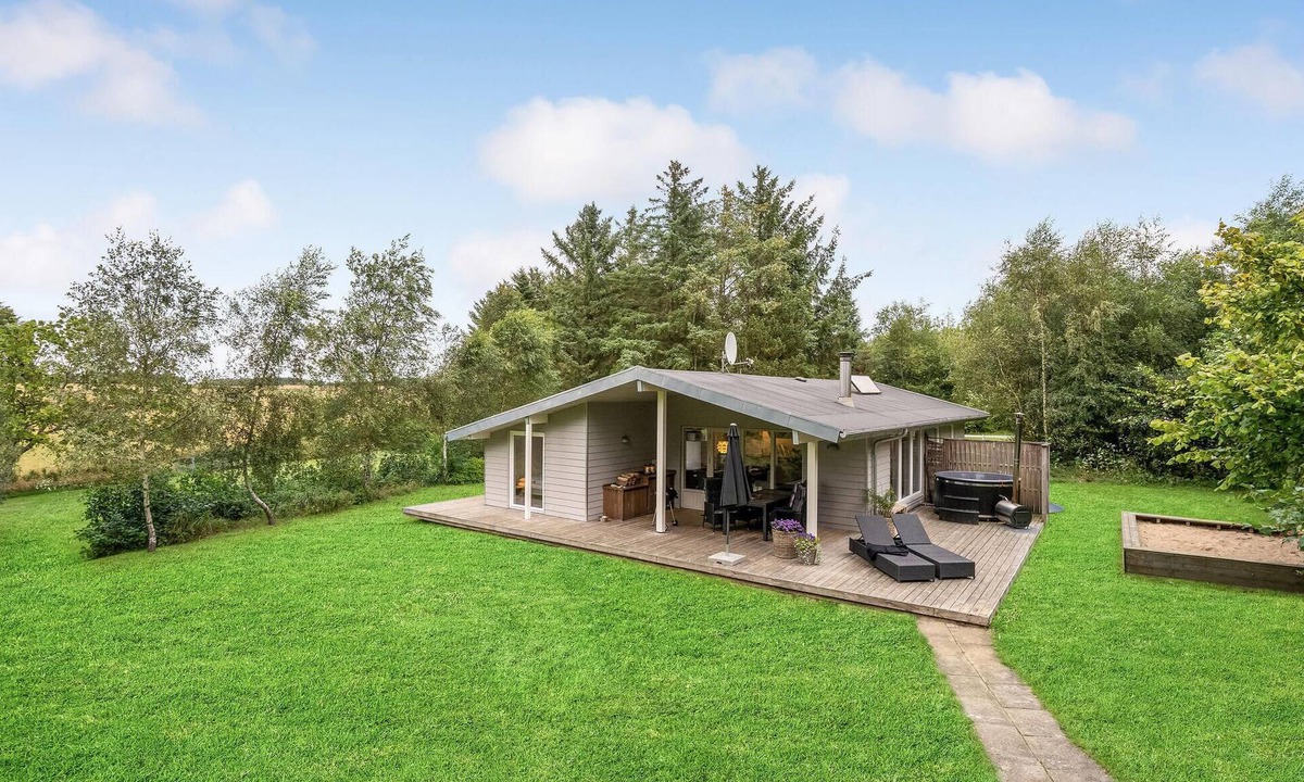 Lihme House | Nice home in Spøttrup with house a panoramic view