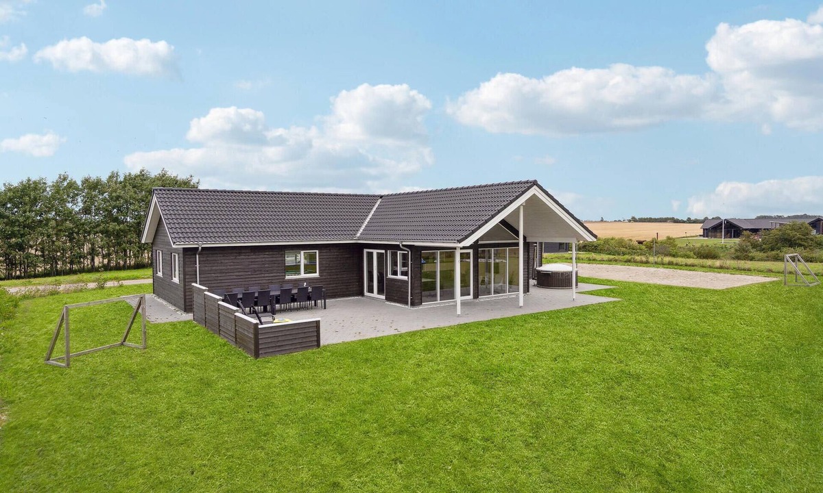 Lihme House | Nice home in Spøttrup with sauna