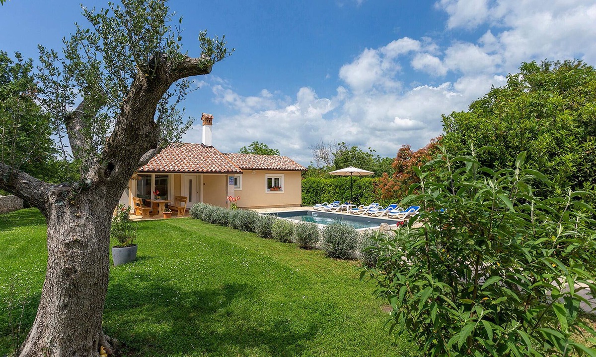 Svetvincenat House | Nice home in Svetvincenat