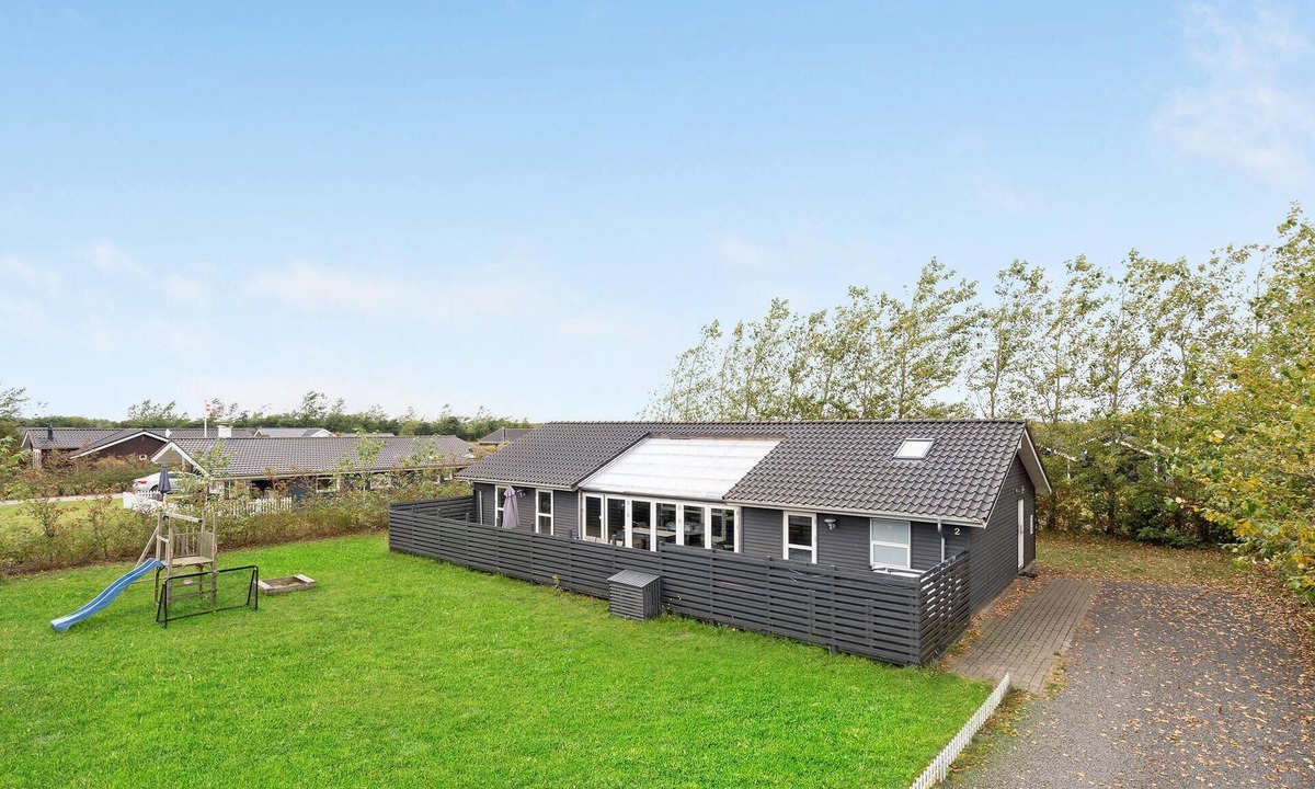 Skaven Strand House | Nice home in Tarm with sauna