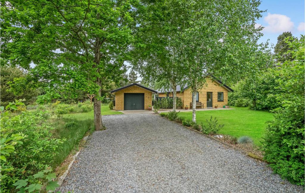 Skaven Strand House | Nice Home In Tarm With Wifi