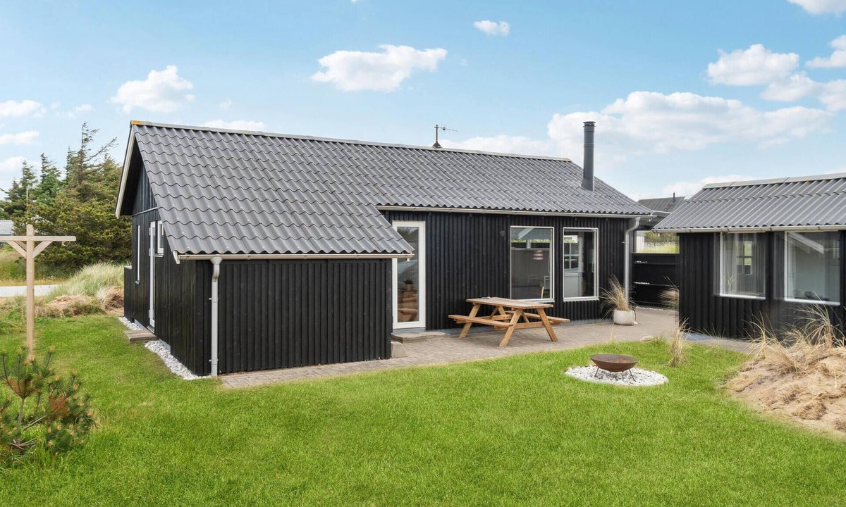 Vorupør House | Nice home in Thisted with kitchen