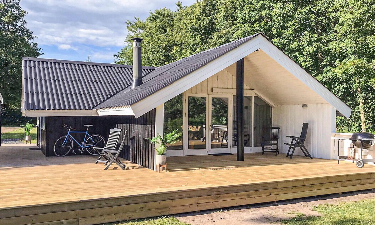 Arrild Ferieby House | Nice home in Toftlund with kitchen