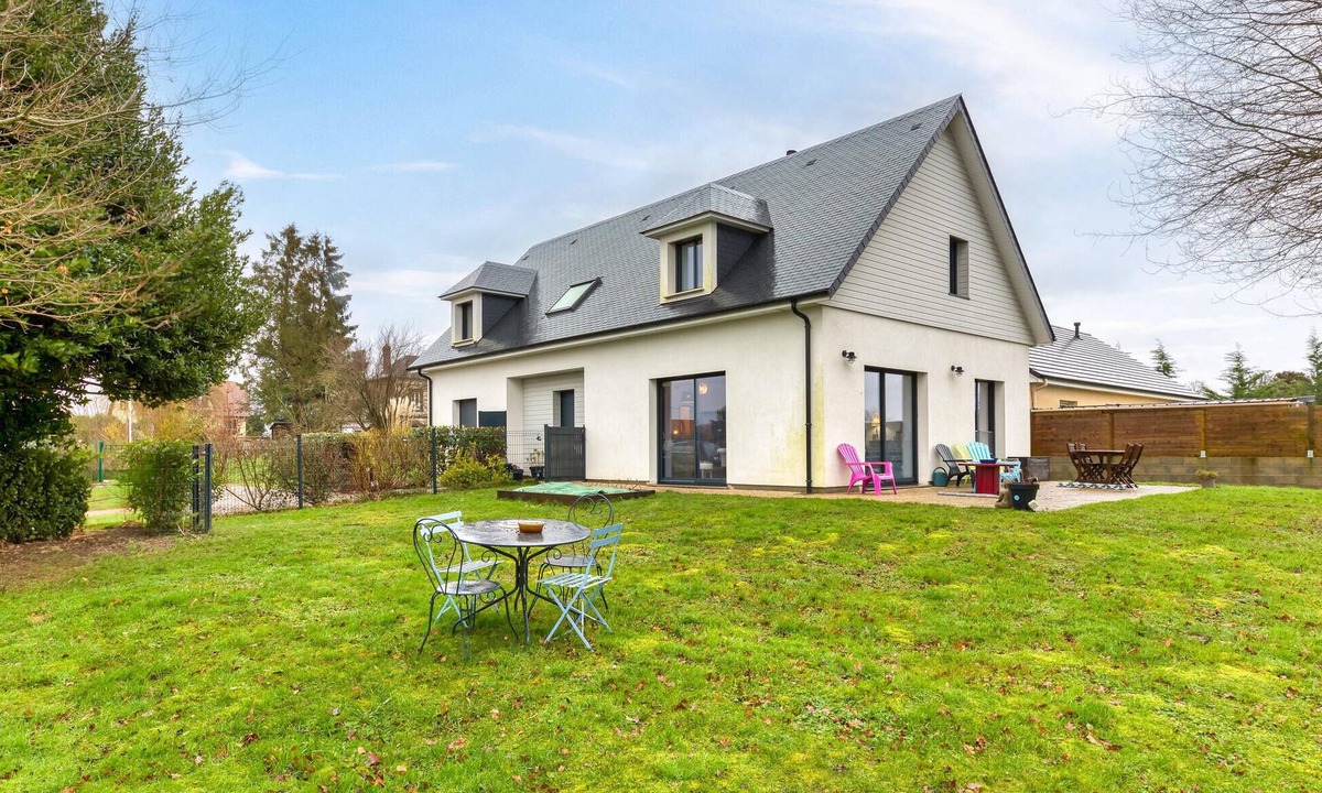 Venon House | Nice home in Venon with WiFi