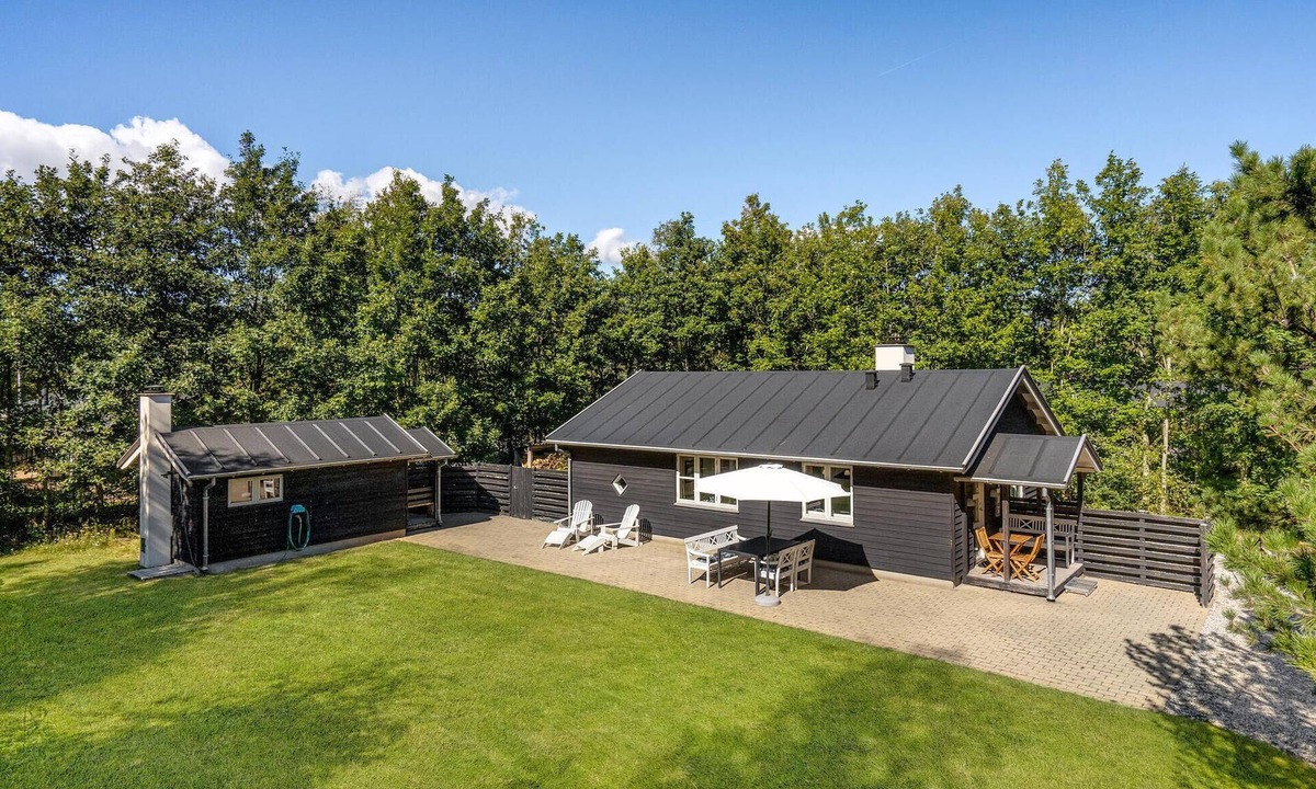 Amtoft House | Nice home in Vesløs with sauna
