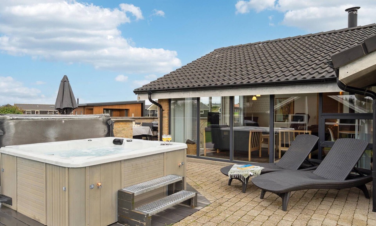 Vinderup House | Nice home in Vinderup with sauna