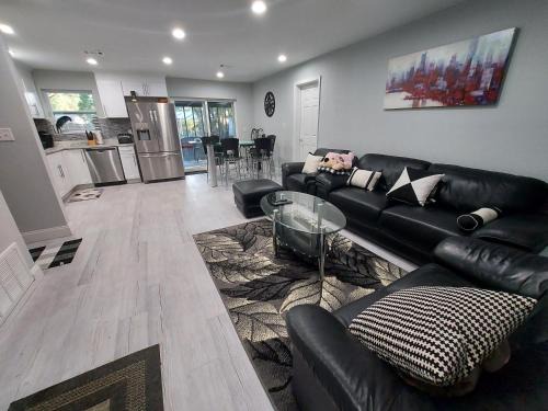 Gulf Breeze House | Nice house between two beaches.