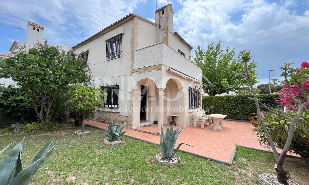 Cambrils Ski Chalet | Nice house with private garden