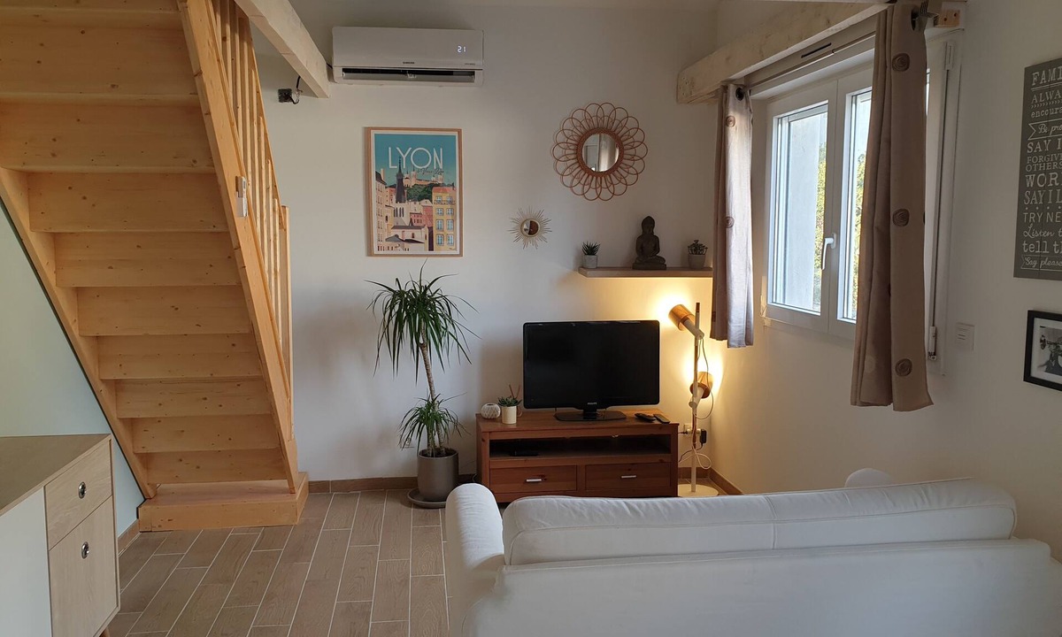 Narbonne House | Nice little detached house near town center