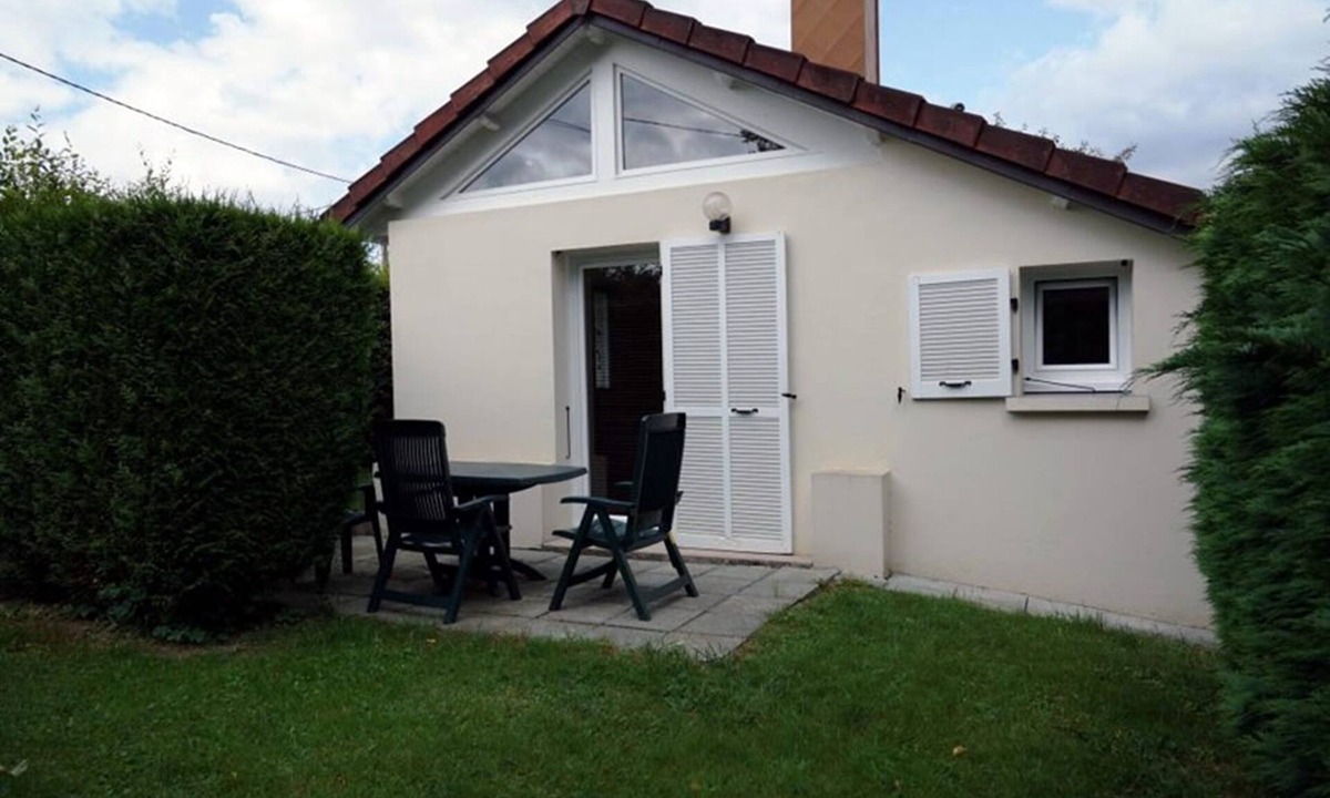 Nancray House | Nice little detached house on private plot, Private paved terrace