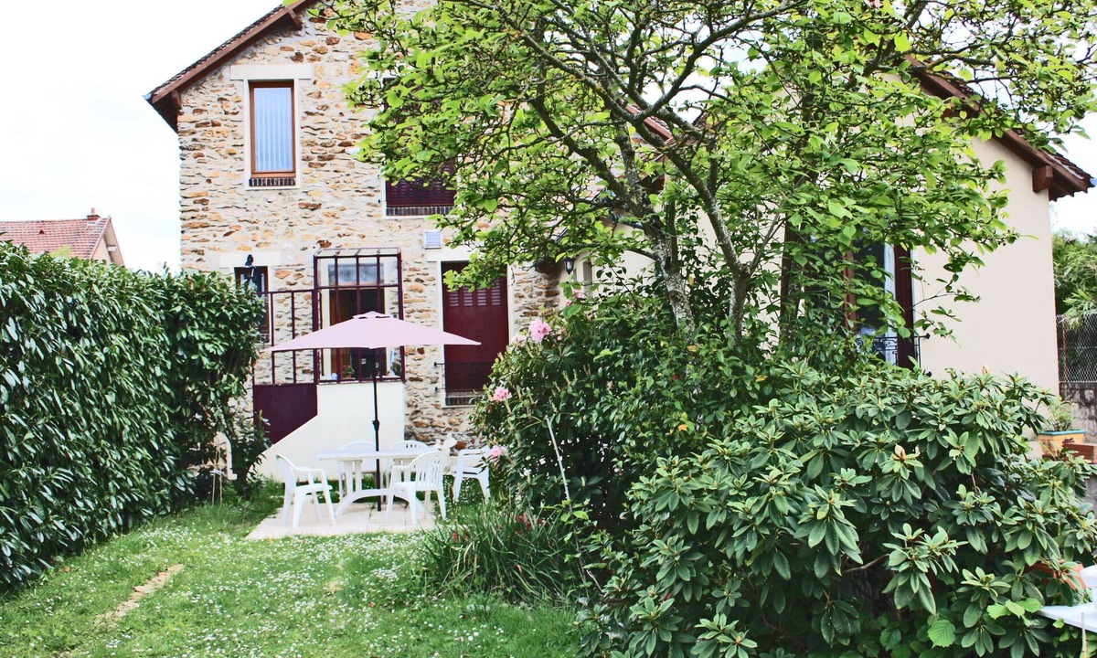 Barbizon House | Nice little independent studio