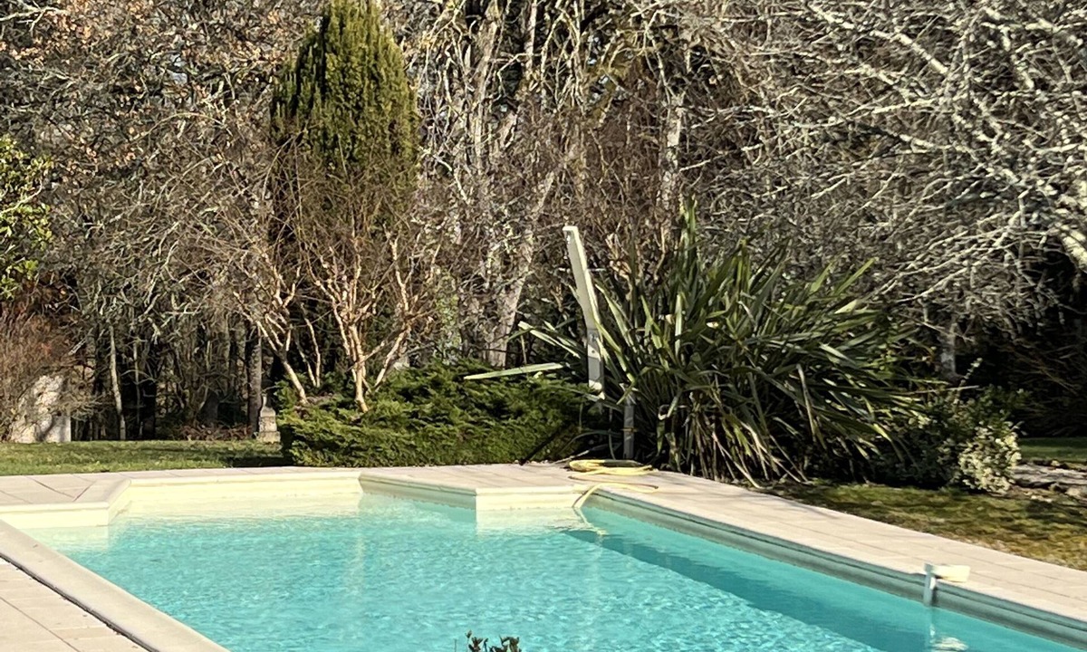 Nomdieu Apartment | Nice little Triplex on large property