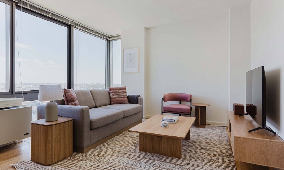 Hunters Point Apartment | Nice Long Island City 1BR w/A/C, Elev & Laundry, by Blueground