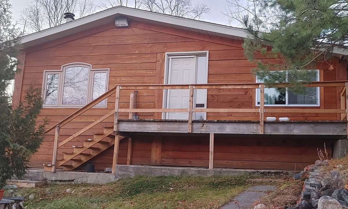 Benny House | Nice Private 2 Bedroom w Lakeside Sauna Gazebo