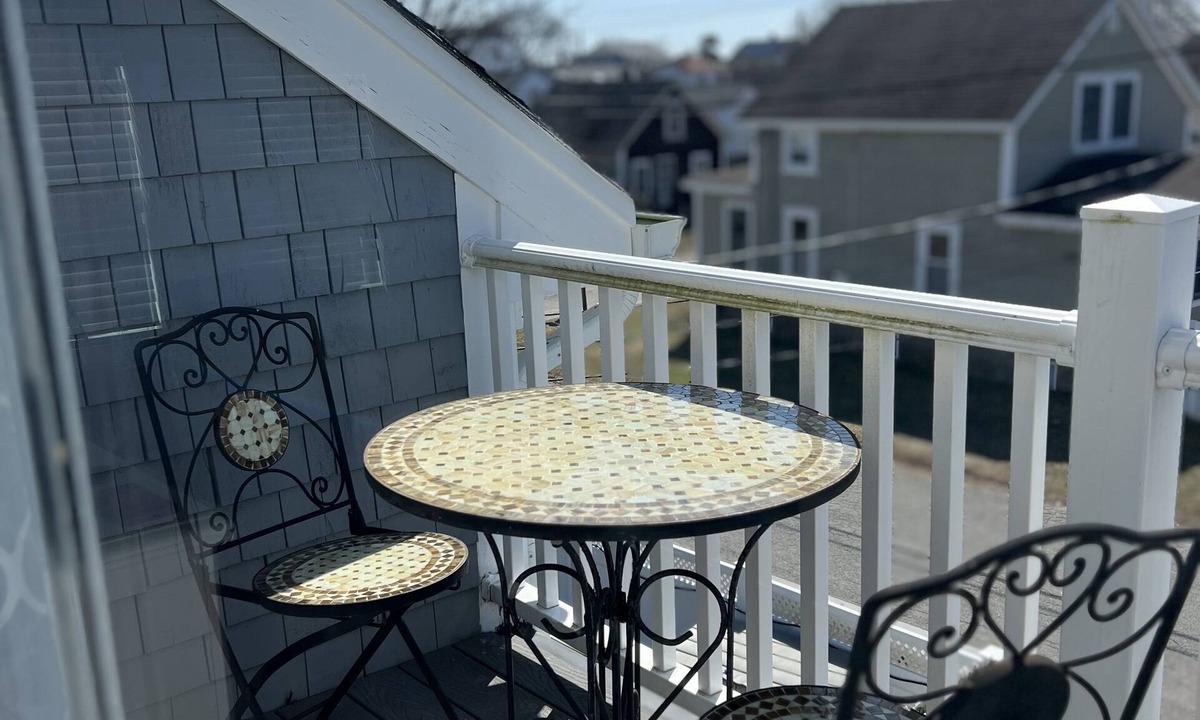 Portsmouth House | Nice Private Space Short Walk To The Beach