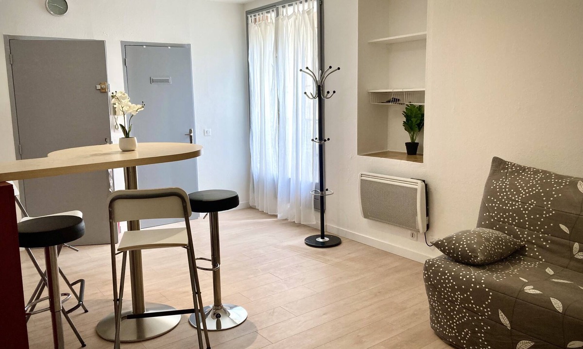 Centre Historique Apartment | Nice quiet studio in the city center
