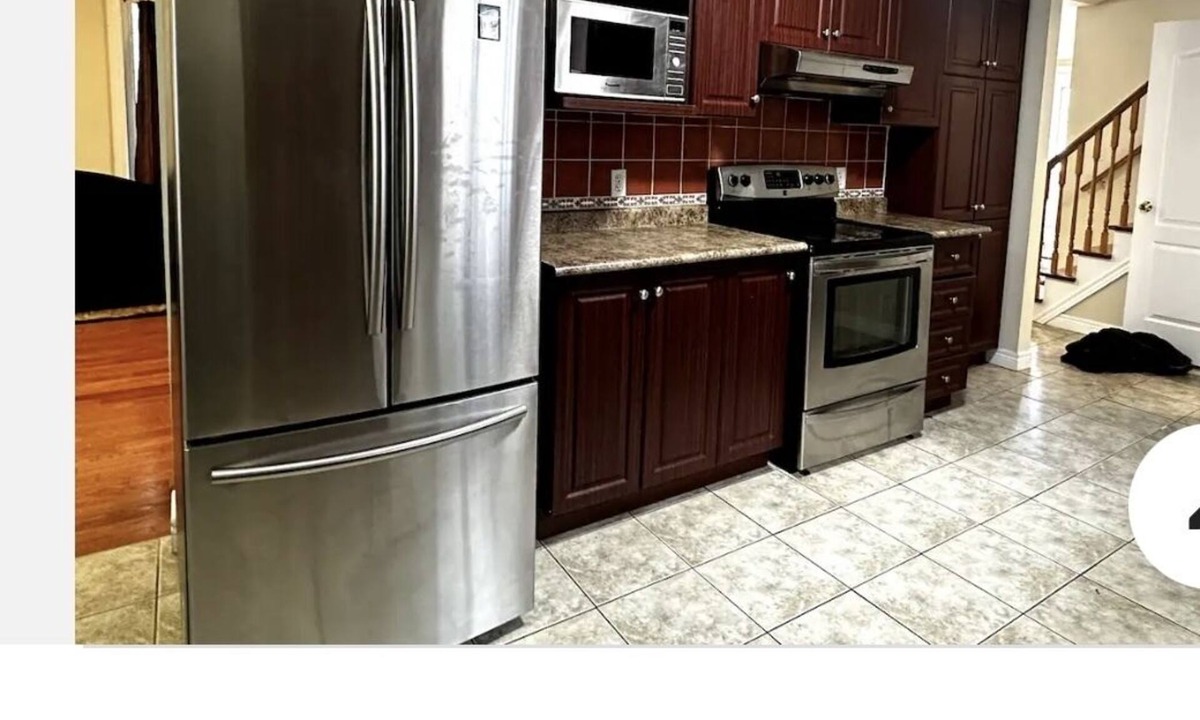 Guelph House | Nice Room at Southend Guelph in a shared (living, kitchen, bathroom) place