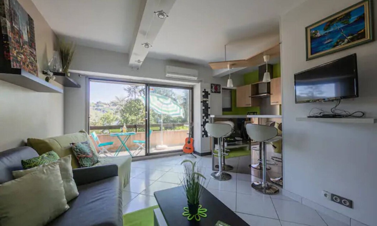 Paladru Apartment | Nice view of the lake