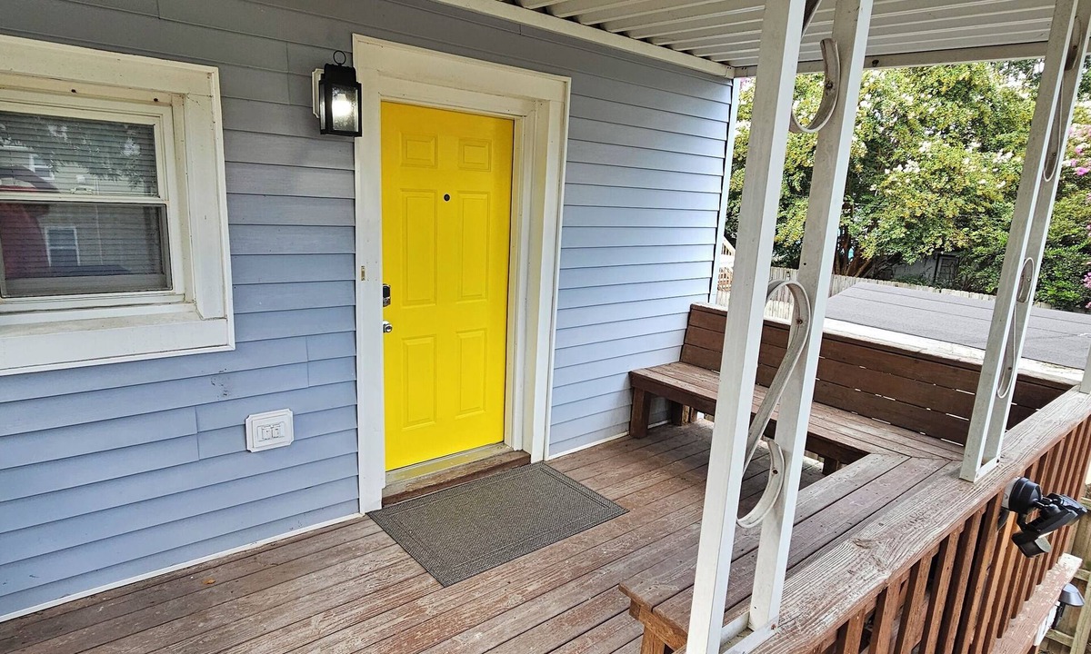 Buckroe Beach House | Nicely Finished Apt on Buckroe Beach