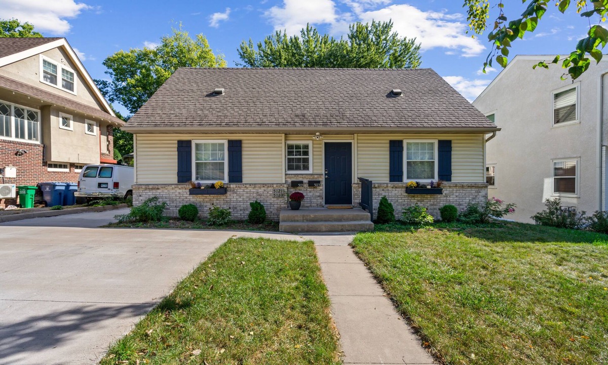 Southwest Minneapolis House | Nicollet Ave Duplex – Steps to Cafes & Parks