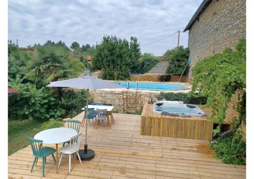 Saint-Amant-de-Bonnieure House | Nid Charentais Angouleme pool jacuzzi