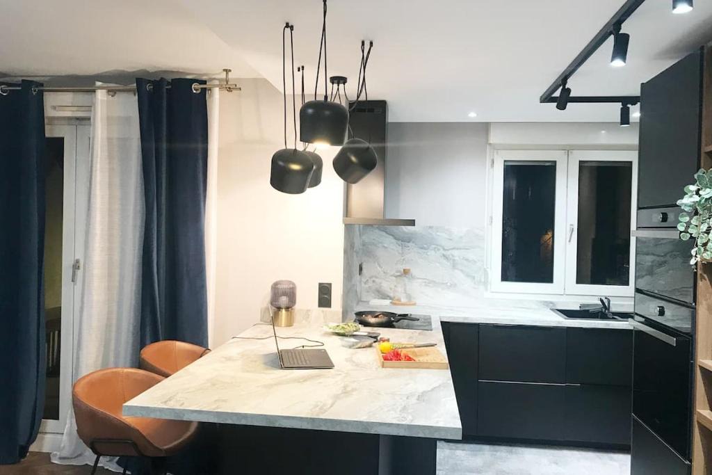 Quartier Chorier-Berriat Apartment | Nid Douillet - BEL APPARTEMENT avec GARAGE
