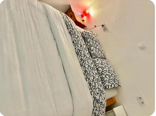 Chambery Apartment | night light Appartement partagé