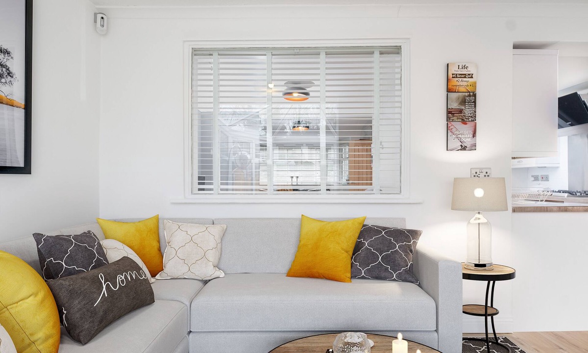 Acocks Green House | Night Stay - Beta House