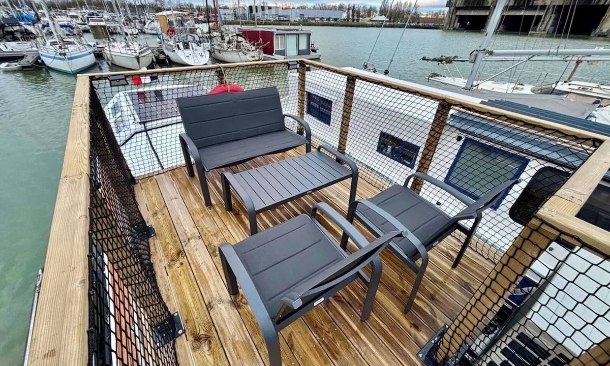 Bassins a Flot Boat Rental | Nightboat Péniche