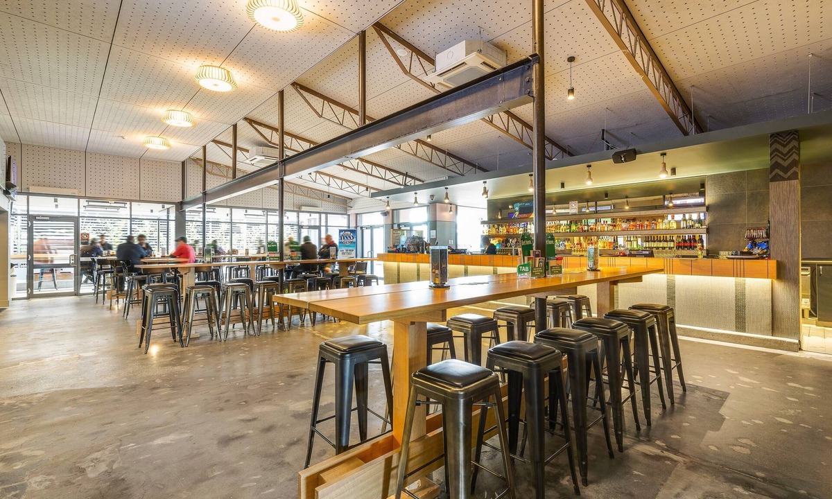 Umina Beach Hotel | Nightcap at Ocean Beach Hotel