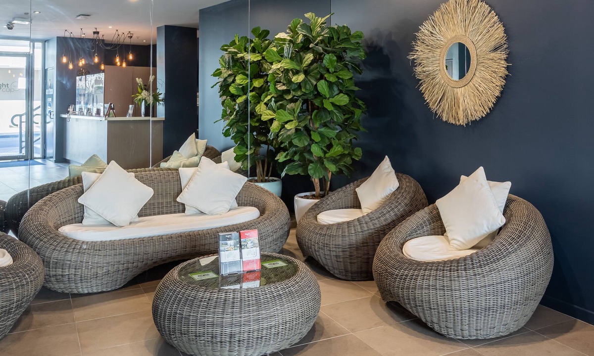 Narrabeen Hotel | Nightelier Narrabeen