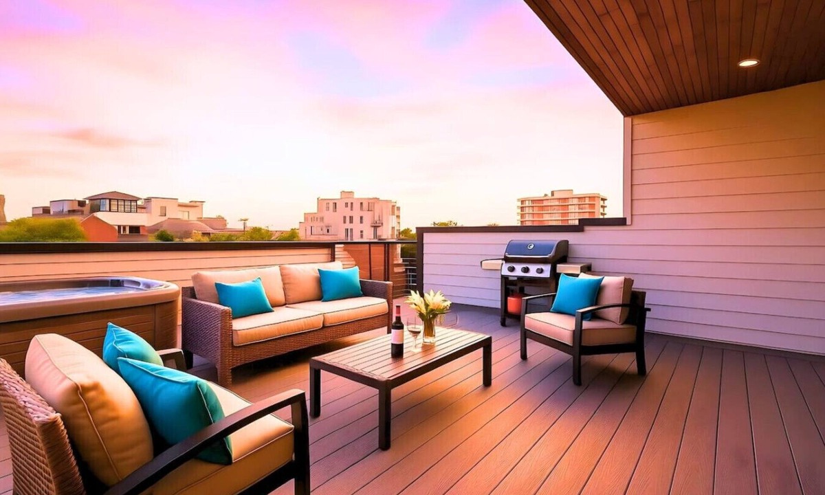 West End House | Nights Above It All | Rooftop Lounge + Hot Tub