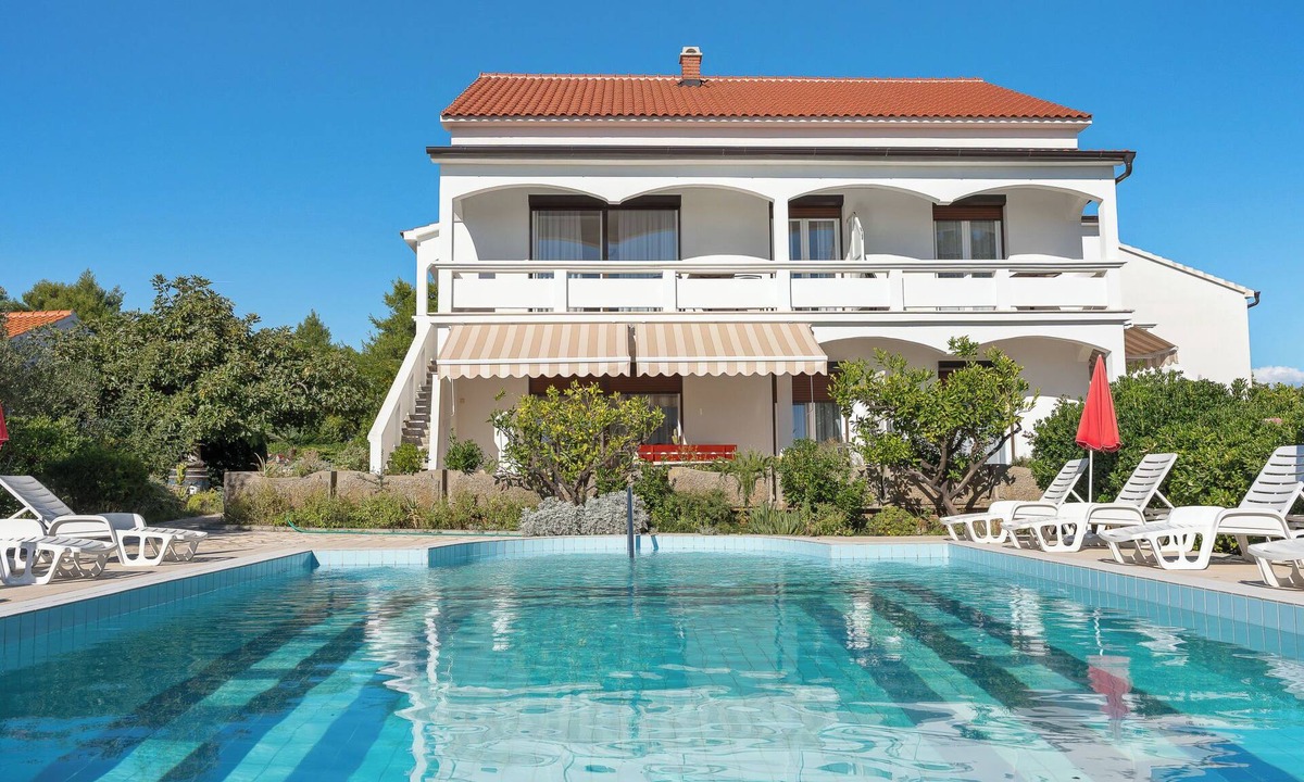 Vir House | Nikolina by Interhome