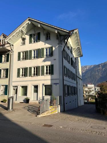 Unterseen Apartment | Nimbuzzz Apartments