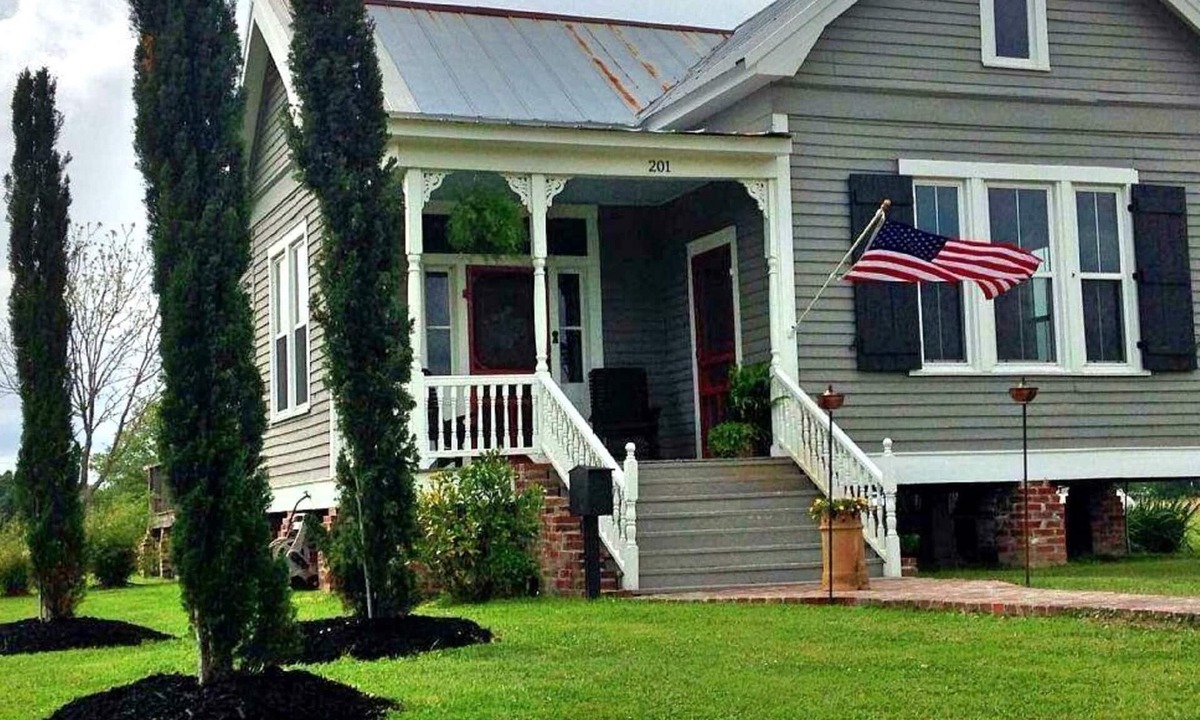 Scott House | Nineteenth Century Cajun Home with Great Charm and Modern Amenities!