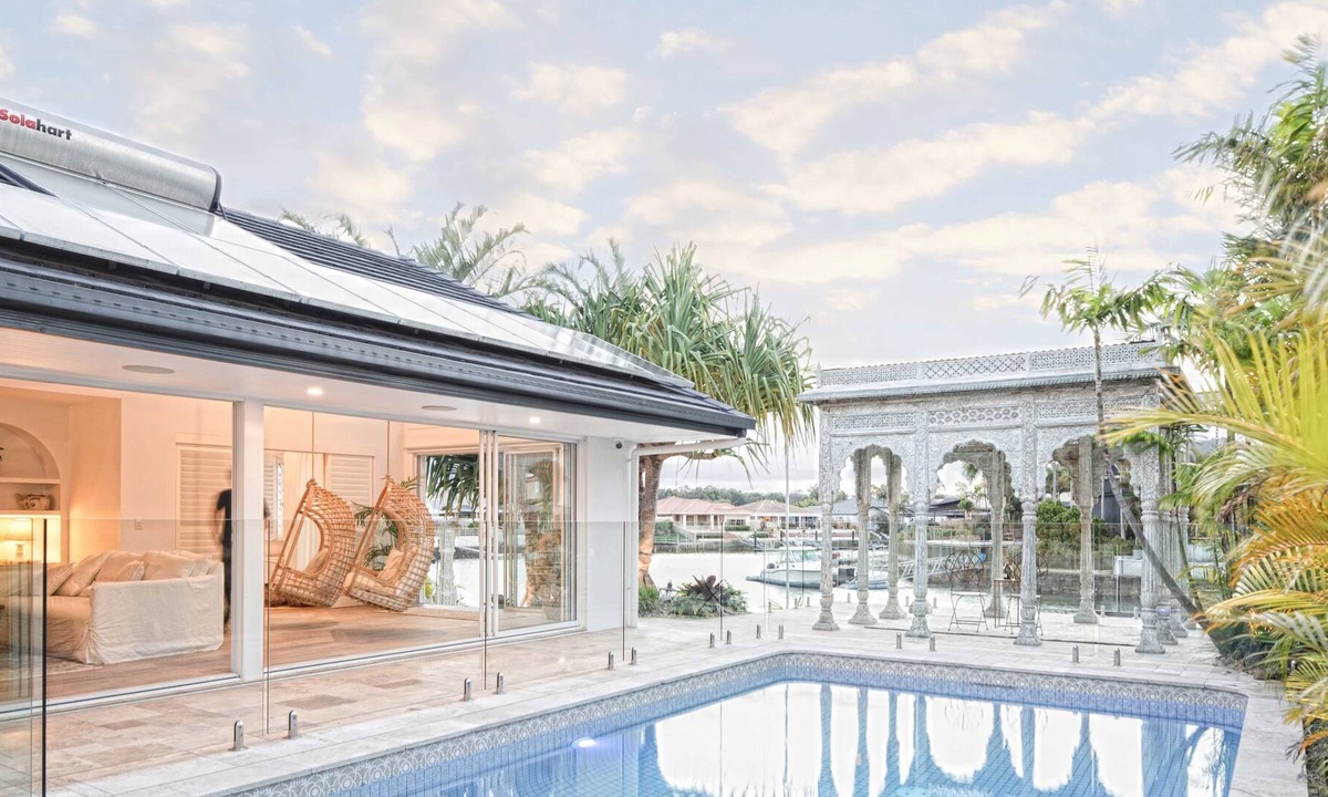 Runaway Bay House | NIRVANA@12 - Waterfront Boutique Couples Retreat