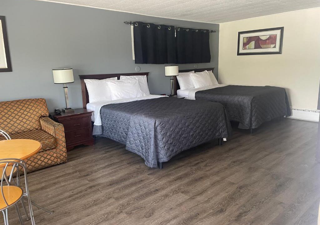 Cornwall Hotel | Nites Inn Motel