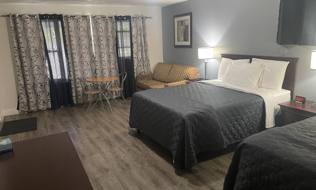 Cornwall Hotel | Nites Inn Motel