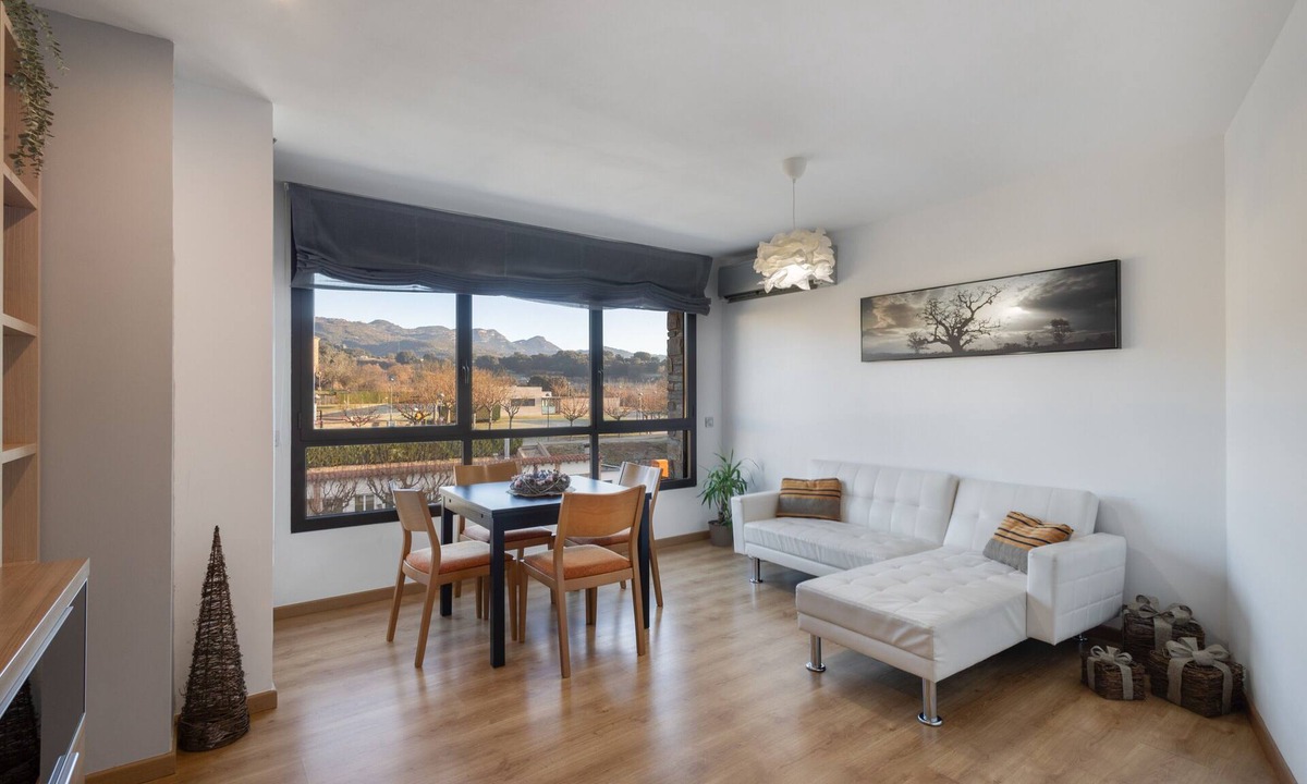 Olvan Apartment | Niu Turistic Olvan Apartment with Mountain Views, Balcony, and Air Conditioning