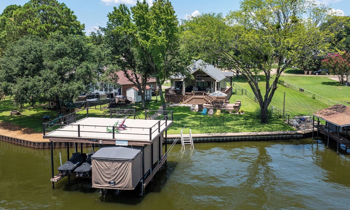 Leisure Land House | nLakefront Oasis Dock + Patio + Blackstone